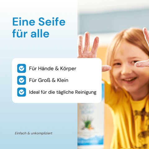 Kind wäscht sich mit milder Seife die Hände – geeignet für Hände und Körper