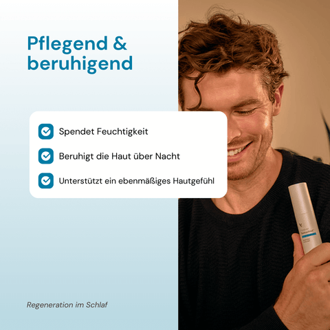 Mann hält Tube von Forever Bakuchiol Nourishing Facial Milk Night von Forever