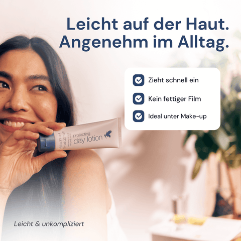 Frau zeigt Forever Protecting Day Lotion + Bulletpoints
