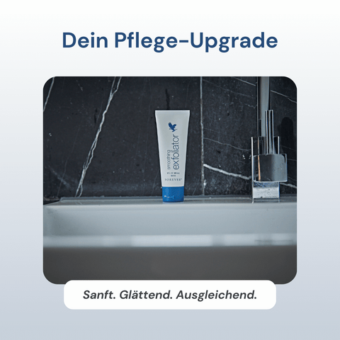 Forever Smoothing Exfoliator im Badezimmer